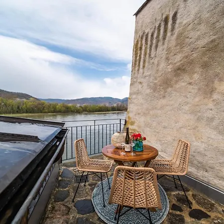 Smile Mit Donaublick דורנשטיין